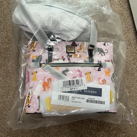 Disney Cats Dooney & Bourke Tote Bag - Picture 1 of 2